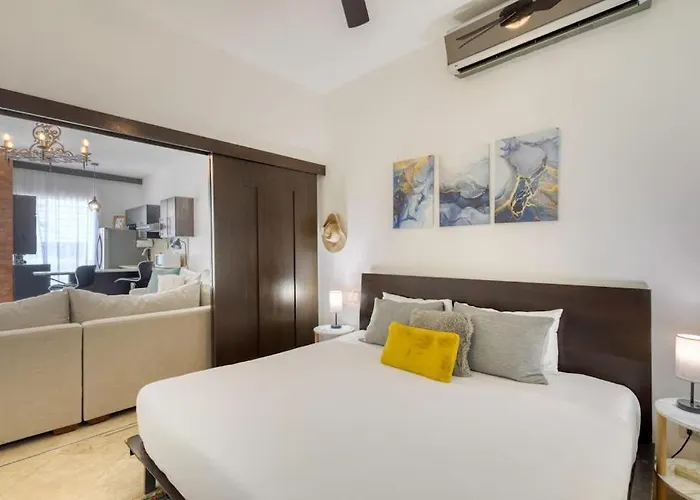 Charming & Sunlit With Pool & Balcony - Near Golf, Beaches, & Nightlife * Cabo San Lucas